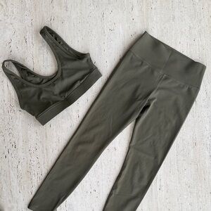 Carbon38 Diamond Compression Activewear Set in Olive Size Small